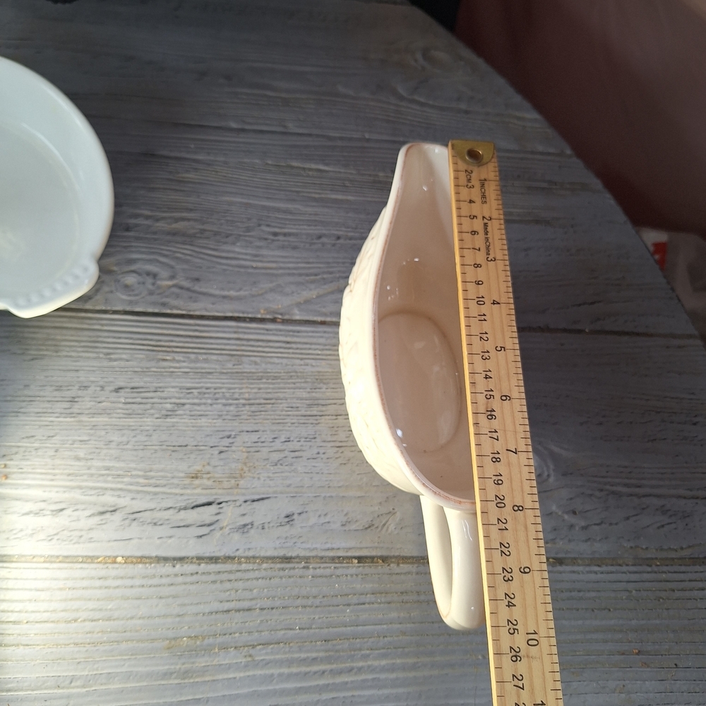 Vintage Collectible Victoria Pottery Gravy Boat Embossed Oak Leaf & Acorn Design - Picture 7 of 9